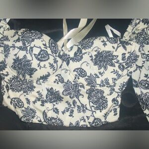 Beautiful laced back top